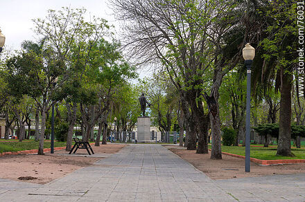 Plaza Artigas - Departamento de Florida - URUGUAY. Foto No. 76031