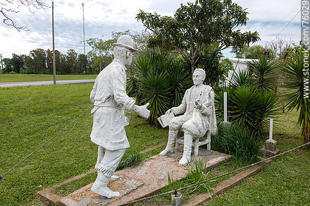 Estatuas de Artigas y ansina - Departamento de Florida - URUGUAY. Foto No. 76029