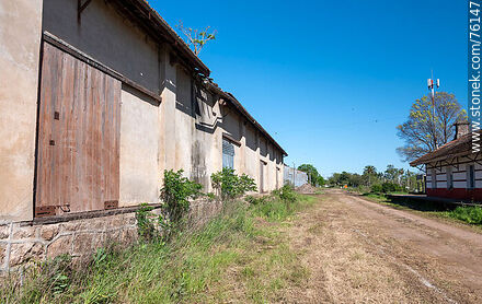 Yí Railway Station. Warehouse for freight cars. Space for UPM train (2021). - Durazno - URUGUAY. Photo #76147