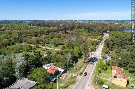 Vista aérea del camino al Puente Viejo - Departamento de Durazno - URUGUAY. Foto No. 76171