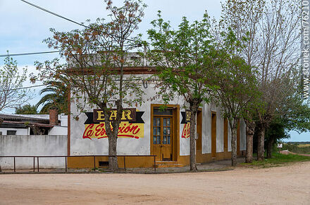 Bar La Estación - Department of Florida - URUGUAY. Photo #76210