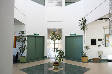 Hall de la entrada de la torre de control - Departamento de Canelones - URUGUAY. Foto No. 76562