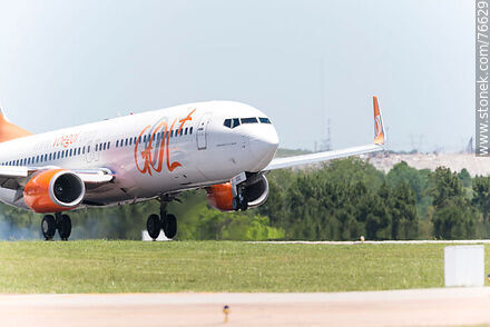 Boeing 737 de Gol aterrizando - Department of Canelones - URUGUAY. Photo #76629