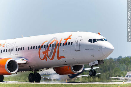 Boeing 737 de Gol aterrizando - Departamento de Canelones - URUGUAY. Foto No. 76633
