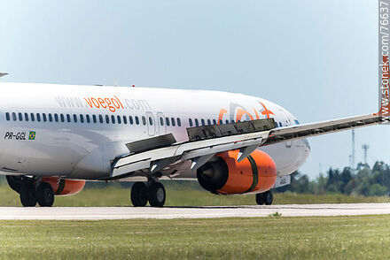 Boeing 737 de Gol aterrizando - Department of Canelones - URUGUAY. Photo #76637