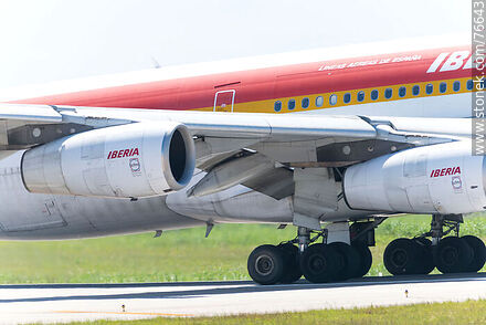 Avión Airbus A340 de Iberia - Departamento de Canelones - URUGUAY. Foto No. 76643