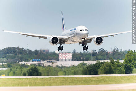 Air France Boeing 777 landing - Department of Canelones - URUGUAY. Photo #76694