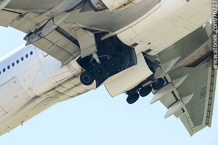 Air France Boeing 777 decollecting and stowing the landing gear - Department of Canelones - URUGUAY. Photo #76727