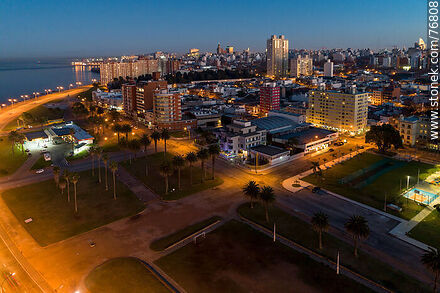 Vista aérea desde la Rambla República Argentina al amanecer - Departamento de Montevideo - URUGUAY. Foto No. 76808