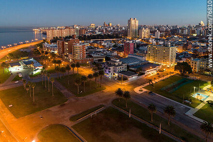 Vista aérea desde la Rambla República Argentina al amanecer - Departamento de Montevideo - URUGUAY. Foto No. 76810