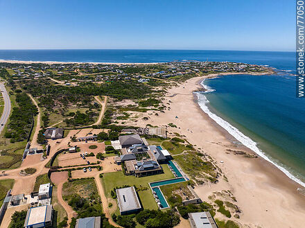 Vista aérea del balneario. Bahía Vik - Punta del Este y balnearios cercanos - URUGUAY. Foto No. 77050