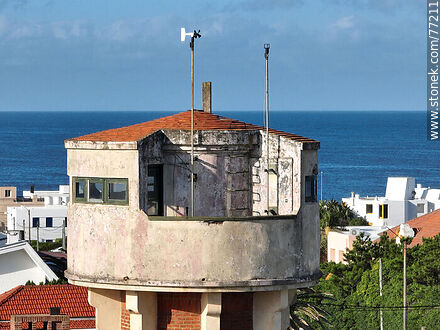 Vista aérea de la torre de la estación meteorológica - Punta del Este y balnearios cercanos - URUGUAY. Foto No. 77211