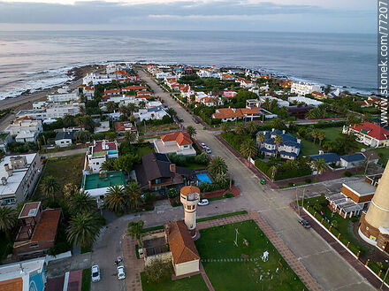 Vista aérea de la estación meteorológica y la calle 2 de Febrero - Punta del Este y balnearios cercanos - URUGUAY. Foto No. 77207