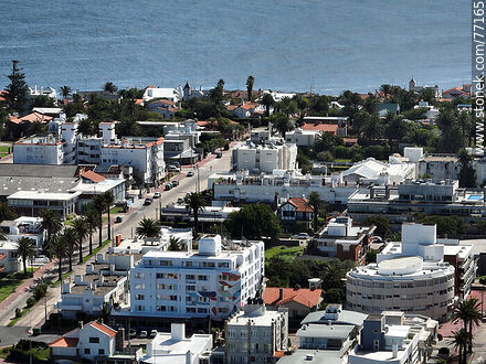 Vista aérea de calles de la Península - Punta del Este y balnearios cercanos - URUGUAY. Foto No. 77165