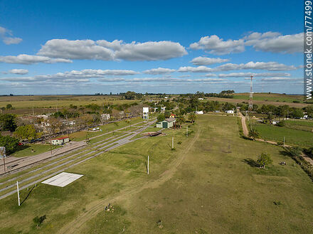 Vista aérea de la estación de trenes reciclada para el turismo - Departamento de San José - URUGUAY. Foto No. 77499