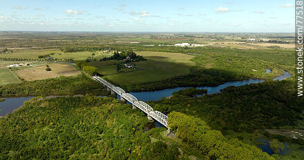 Vista aérea del puente carretero en Ruta 11 sobre el río San José - Departamento de San José - URUGUAY. Foto No. 77518