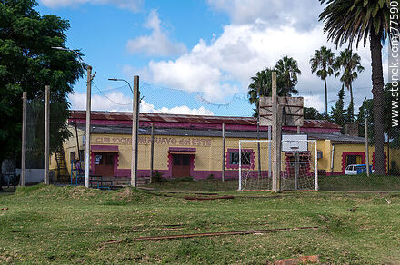 Club Social Uruguayo del Este frente a la estación de trenes Víctor Sudriers - Departamento de Canelones - URUGUAY. Foto No. 77590