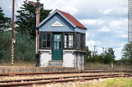 Victor Sudriers train station. Track switching command booth - Department of Canelones - URUGUAY. Photo #77571