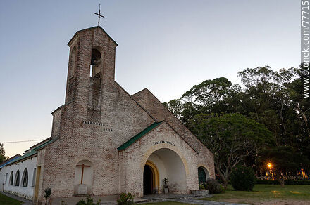 Parroquia Sagrada Familia - Departamento de Maldonado - URUGUAY. Foto No. 77715
