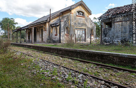 Antigua estación de ferrocarril Julio M. Sanz - Departamento de Treinta y Tres - URUGUAY. Foto No. 77983