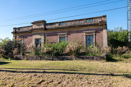 Old house in Valentines - Department of Treinta y Tres - URUGUAY. Photo #78227
