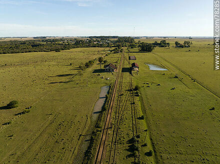 Vista aérea de lo que queda de la estación Paso del Dragón en Plácido Rosas - Departamento de Cerro Largo - URUGUAY. Foto No. 78285