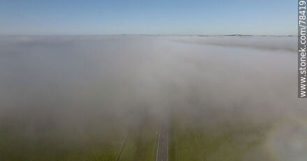 Vista aérea de la bruma matinal sobre ruta 8 -  - IMÁGENES VARIAS. Foto No. 78419