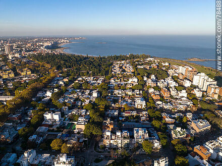 Vista aérea del barrio Buceo de la Av. Rivera al sur - Departamento de Montevideo - URUGUAY. Foto No. 78488