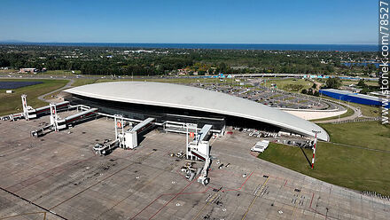 Vista aérea del Aeropuerto Carrasco - Departamento de Canelones - URUGUAY. Foto No. 78527