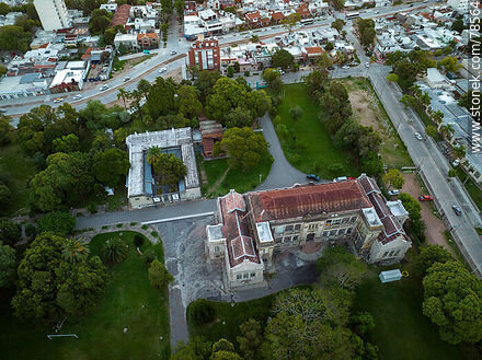 Vista aérea de las antiguas instalaciones de la Facultad de Veterinaria - Departamento de Montevideo - URUGUAY. Foto No. 78564