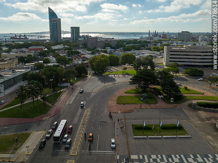 Vista aérea de la Avenida de las Leyes, Torre de Antel, Aguada Park y anexo al Palacio - Departamento de Montevideo - URUGUAY. Foto No. 78614