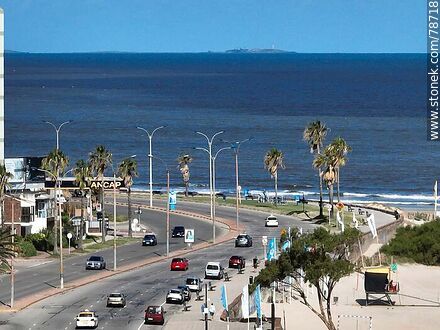 Vista aérea de la rambla de Malvín - Departamento de Montevideo - URUGUAY. Foto No. 78718