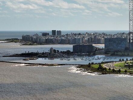 Vista aérea del Puerto Buceo y la rambla de Pocitos - Departamento de Montevideo - URUGUAY. Foto No. 78687