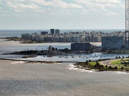 Vista aérea del Puerto Buceo y la rambla de Pocitos - Departamento de Montevideo - URUGUAY. Foto No. 78688