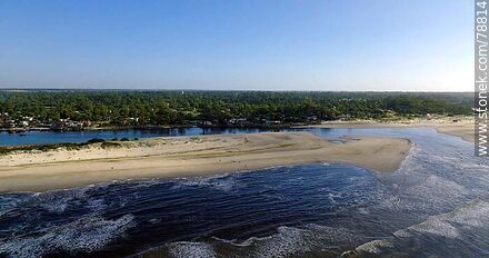 Foto aérea de la desembocadura del arroyo Pando en el Río de la Plata - Departamento de Canelones - URUGUAY. Foto No. 78814