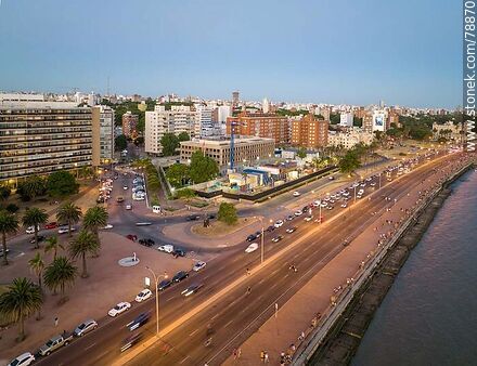 Foto aérea de la rambla Rep. Argentina frente a la embajada de Estados Unidos - Departamento de Montevideo - URUGUAY. Foto No. 78870