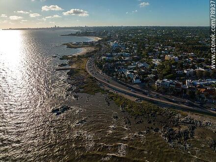 Foto aérea de la rambla de Montevideo en Punta Gorda y Malvín - Departamento de Montevideo - URUGUAY. Foto No. 78937