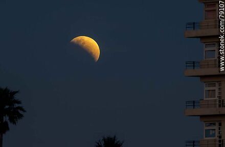 Eclipse parcial de luna con el entorno del Yatcht Club el 16 de julio de 2019 -  - MORE IMAGES. Photo #79107