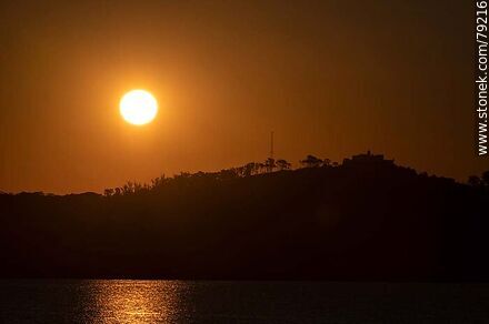 Última luz solar en el día más corto del año - Departamento de Montevideo - URUGUAY. Foto No. 79216