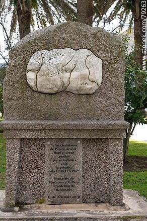 Monolith in remembrance of the installation of the Peace Commission - Department of Maldonado - URUGUAY. Photo #79263