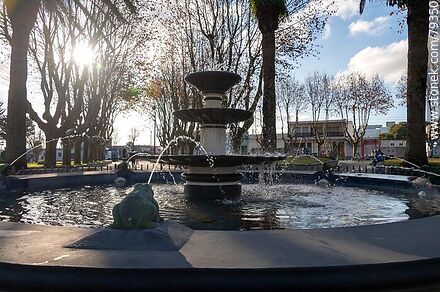 Plaza 19 de Abril. Fuente de agua - Departamento de Maldonado - URUGUAY. Foto No. 79350
