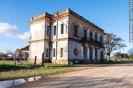 Old San Carlos train station - Department of Maldonado - URUGUAY. Photo #79316