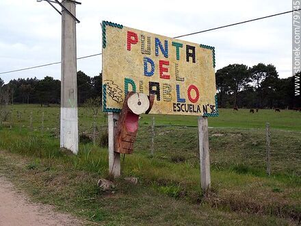 Cartel de Punta del Diablo de la escuela No. 96 - Departamento de Rocha - URUGUAY. Foto No. 79745