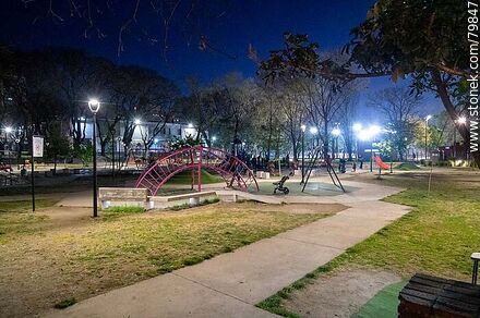 Parque Rodó infantil al anochecer - Departamento de Montevideo - URUGUAY. Foto No. 79847