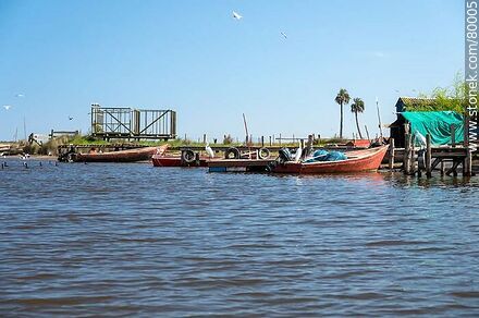 Pueblo de pescadores a la vera de la ruta 10 sobre el arroyo Valizas - Departamento de Rocha - URUGUAY. Foto No. 80005