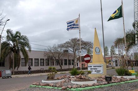 Límite internacional en el Chuy entre Uruguay y Brasil - Departamento de Rocha - URUGUAY. Foto No. 80080