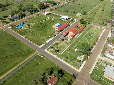 Vista aérea del Centro MEC, ex estación de trenes de Baltasar Brum - Departamento de Artigas - URUGUAY. Foto No. 80218