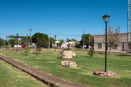 Landscaped space in front of the MEC Center in the former Baltasar Brum train station. - Artigas - URUGUAY. Photo #80188