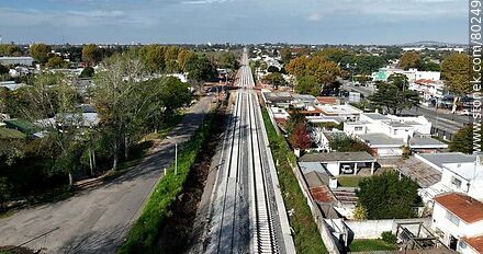 Vista aérea al sur de las nuevas vías del Ferrocarril Central. Mayo 2023 - Departamento de Montevideo - URUGUAY. Foto No. 80249