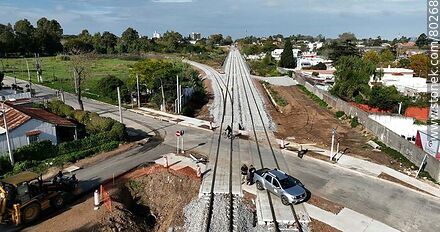 Aerial view of a level crossing near Peñarol. May 2023 - Department of Montevideo - URUGUAY. Photo #80268
